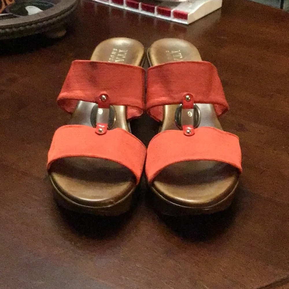 SHOE ITALIAN SHOEMAKERS SIZE 9 ORANGE